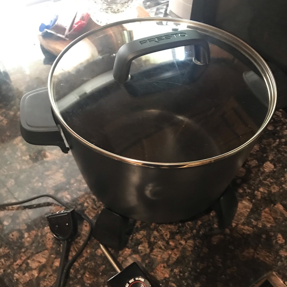 Presto Mutlicooker steamer and fryer